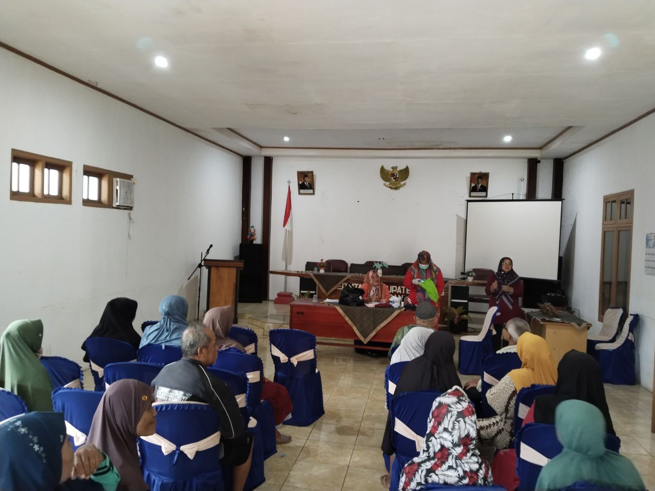 Cek Kesehatan Bulanan Kedua, Warga Kiarapayung Semakin Antusias