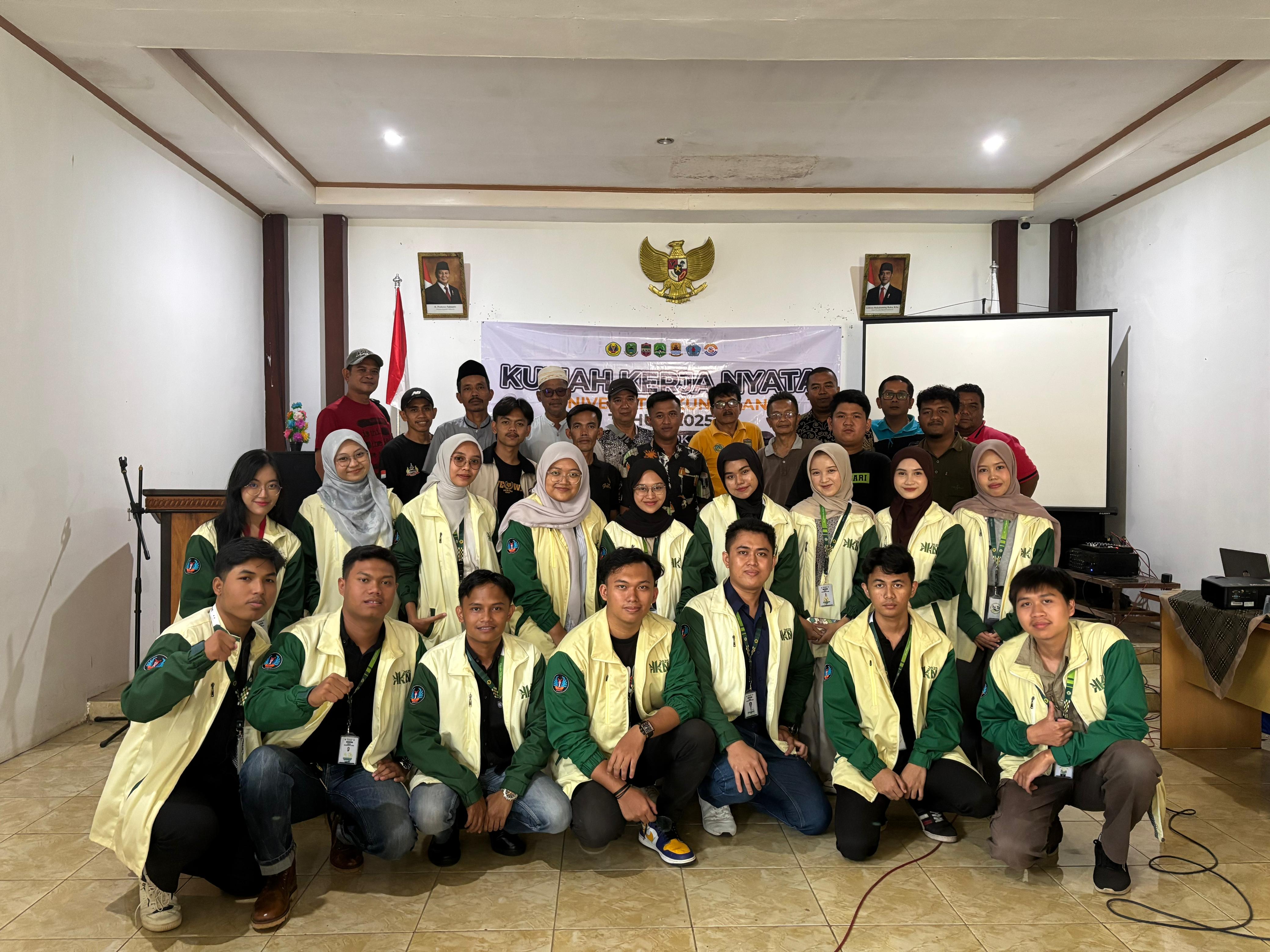 Diskusi Kolaboratif: FGD Mahasiswa KKN dan Pemerintah Desa Kiarapayung