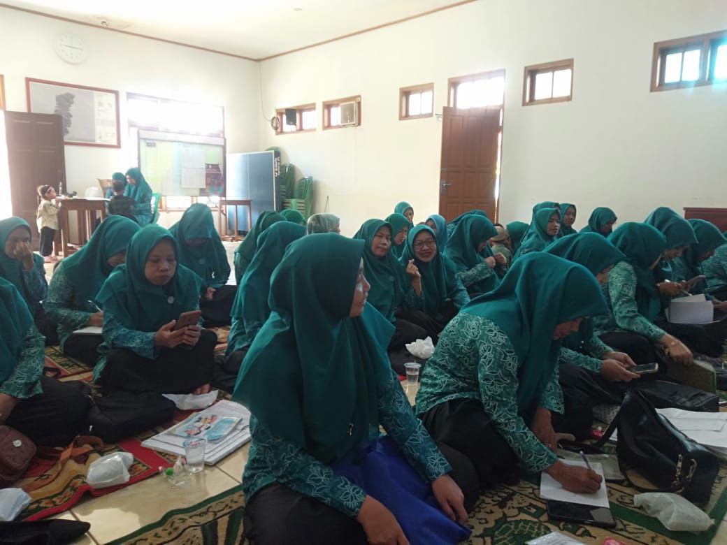 Rapat Koordinasi TP PKK Desa Kiarapayung Bahas Program Inovasi, Persiapan HUT RI, dan Penguatan Posyandu