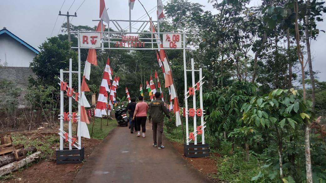 Dusun Berlomba Tunjukkan Keindahan, Kebersihan, dan Kreativitas dalam Lomba K3 Desa Kiarapayung